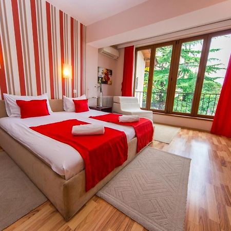 Hotel Pine Skopje Eksteriør bilde