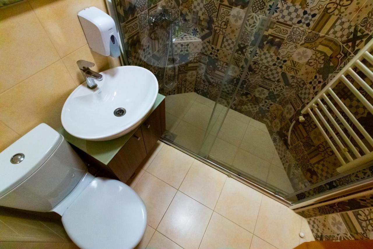 Hotel Pine Skopje Eksteriør bilde