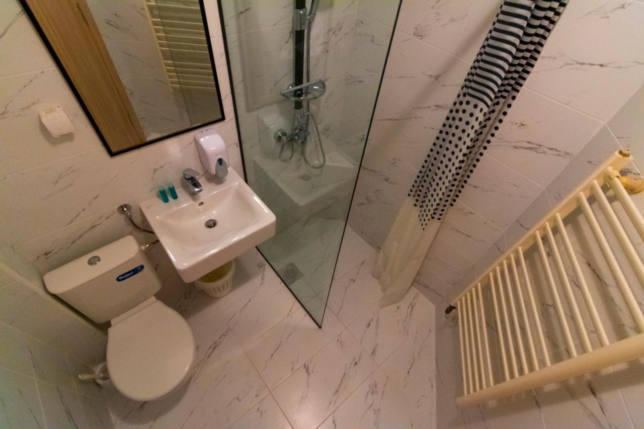 Hotel Pine Skopje Eksteriør bilde