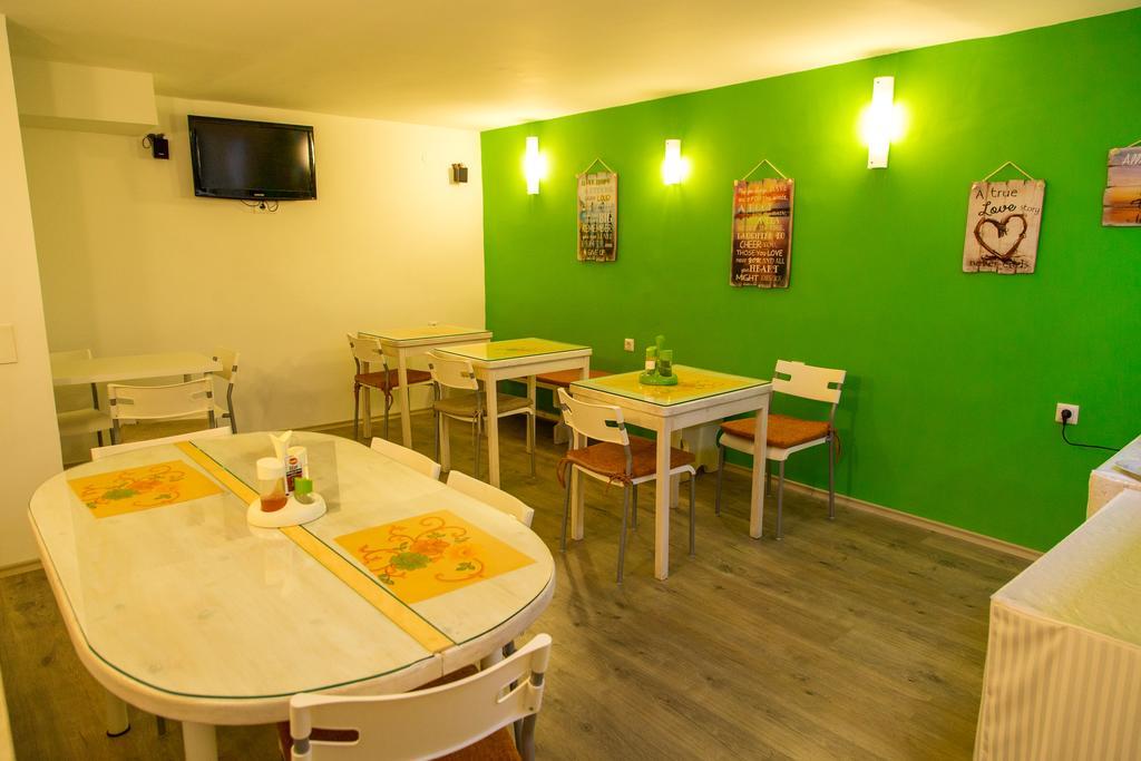 Hotel Pine Skopje Eksteriør bilde
