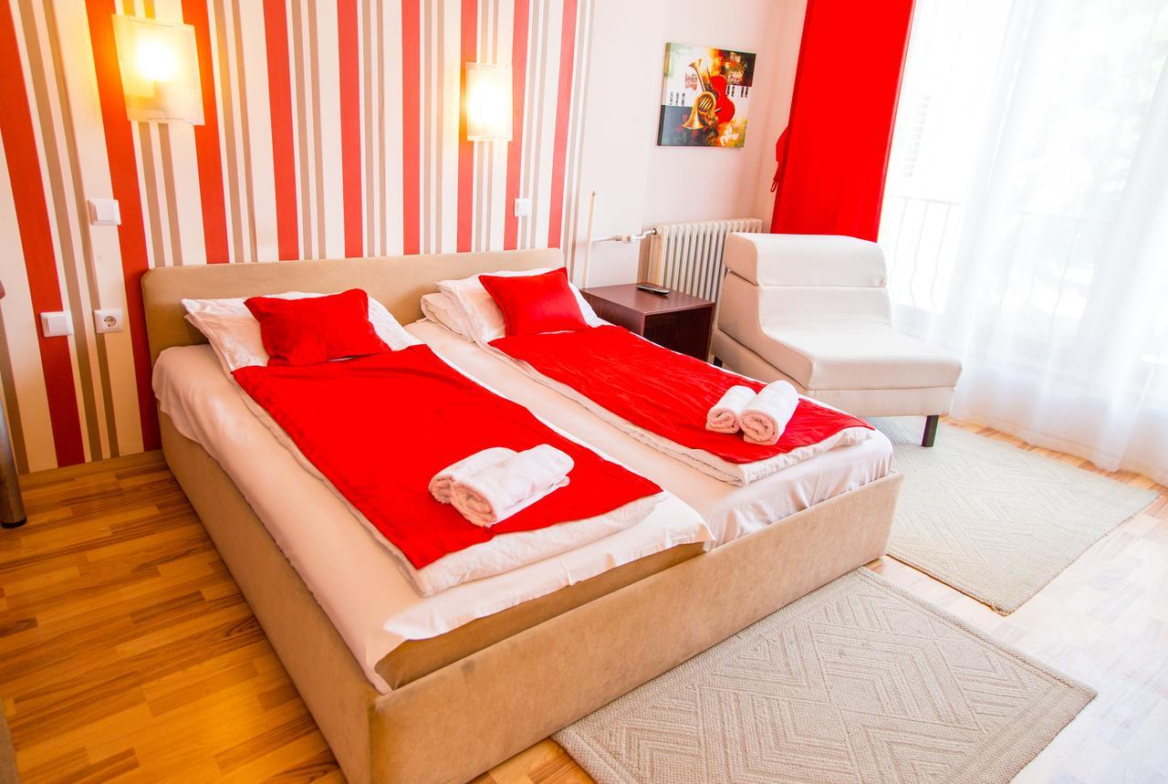 Hotel Pine Skopje Eksteriør bilde