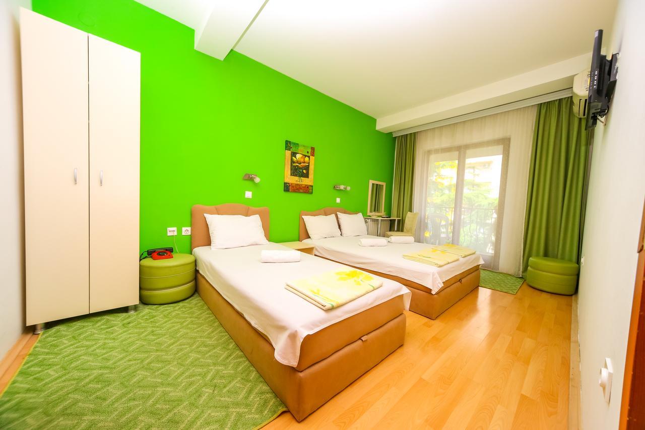 Hotel Pine Skopje Eksteriør bilde